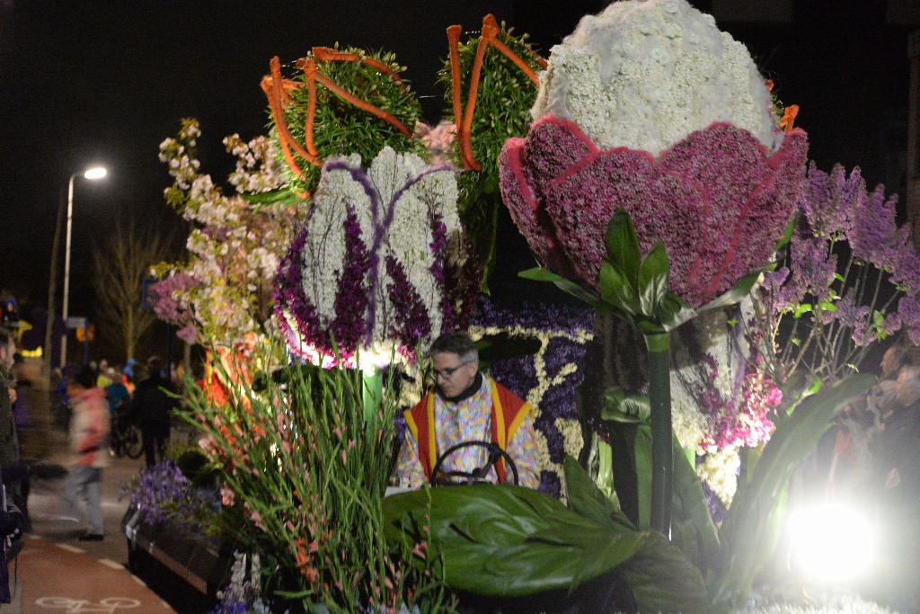 ../Images/Verlicht corso Noordwijkerhout 2019 103.jpg